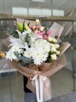 Fresh Lilys With Hydrangea Shiny Gold Bouquet - Image 2