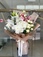 Fresh Lilys With Hydrangea Shiny Gold Bouquet