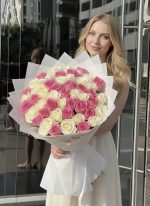51 Fresh Floward Hand Bouquet