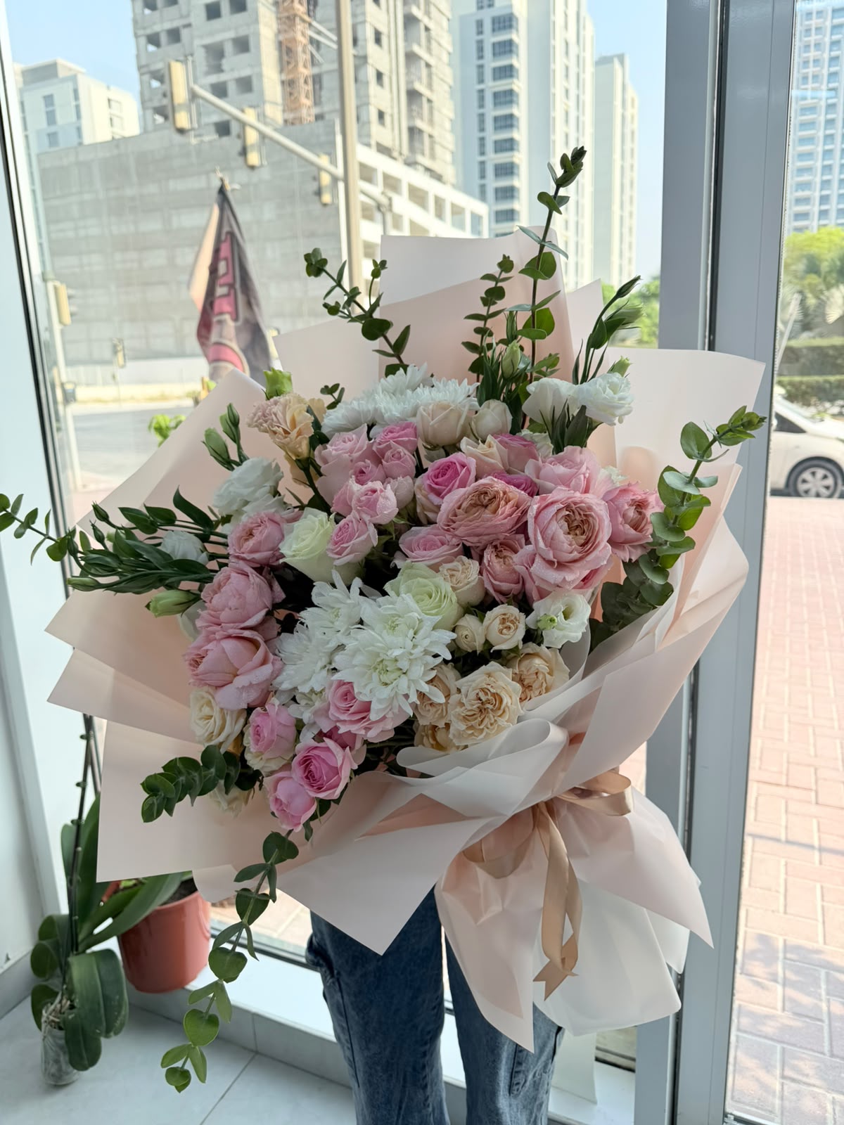 WhatsApp Image 2026-09-26 at 4.36.04 PM (1) Julieta Mix Premium Bouquet - Image 1